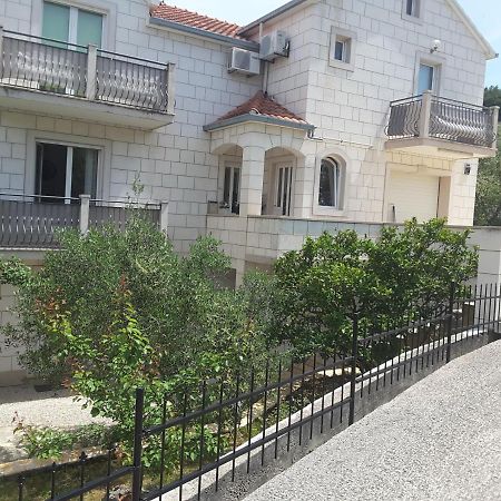 Apartments Nives Supetar Extérieur photo