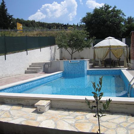 Apartments Nives Supetar Chambre photo