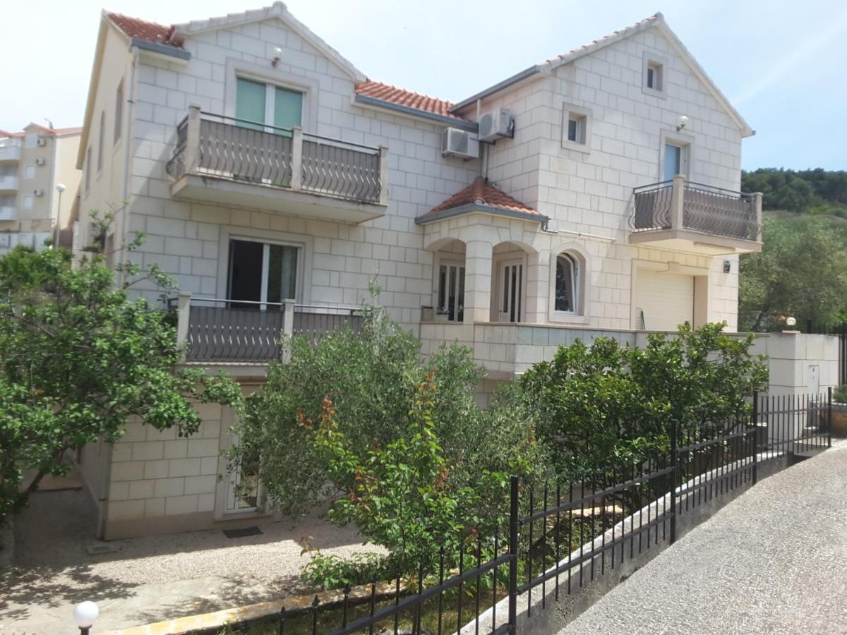 Apartments Nives Supetar Extérieur photo