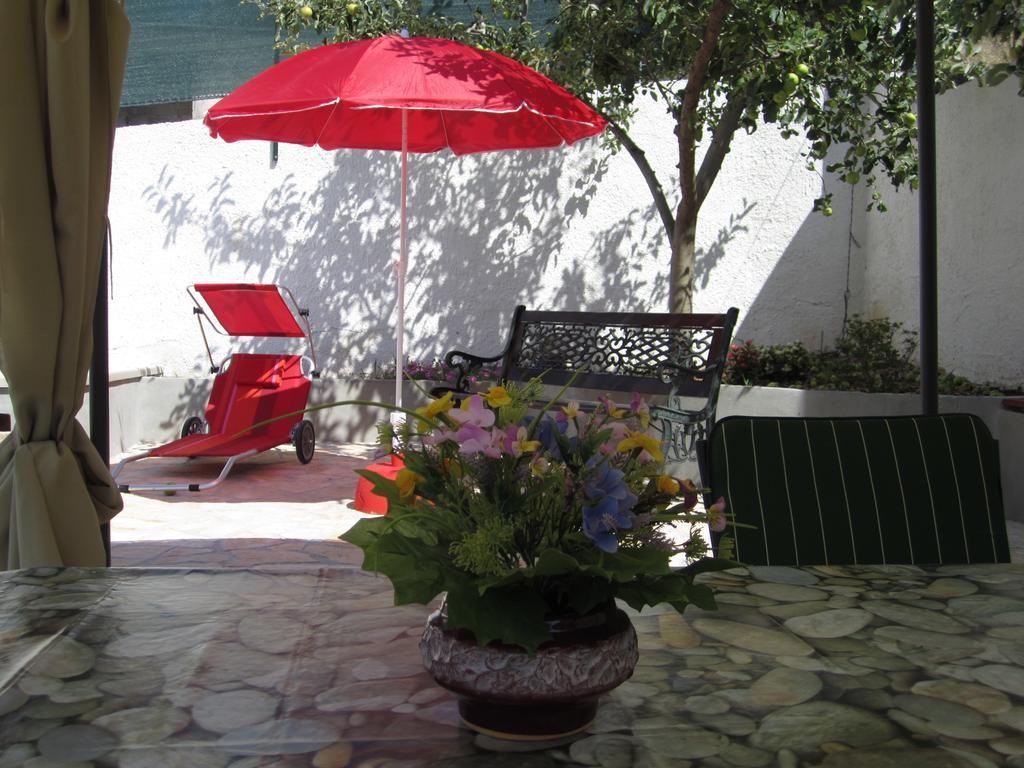Apartments Nives Supetar Extérieur photo