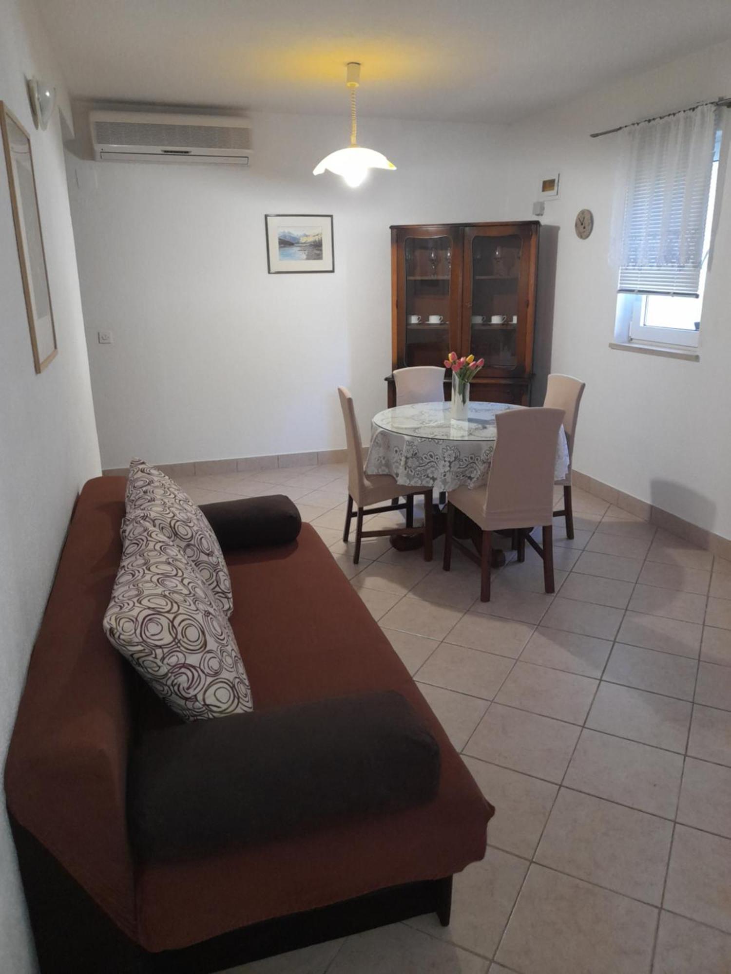 Apartments Nives Supetar Extérieur photo