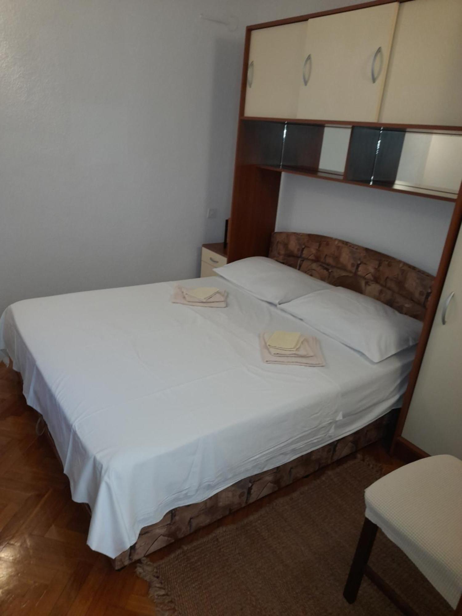 Apartments Nives Supetar Extérieur photo