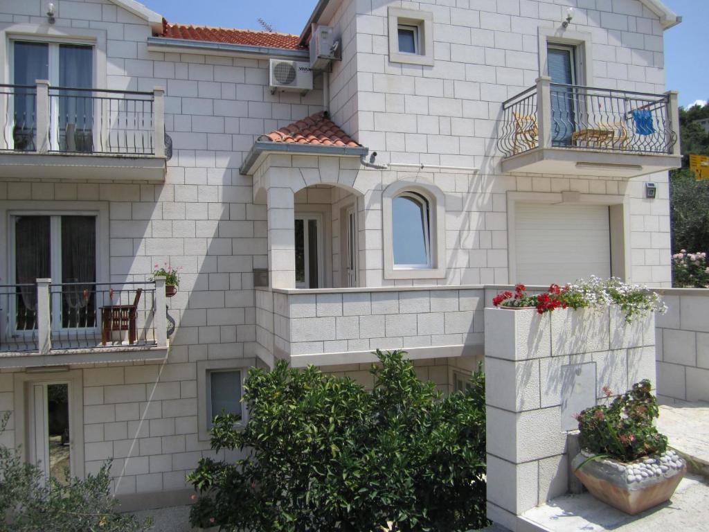 Apartments Nives Supetar Extérieur photo