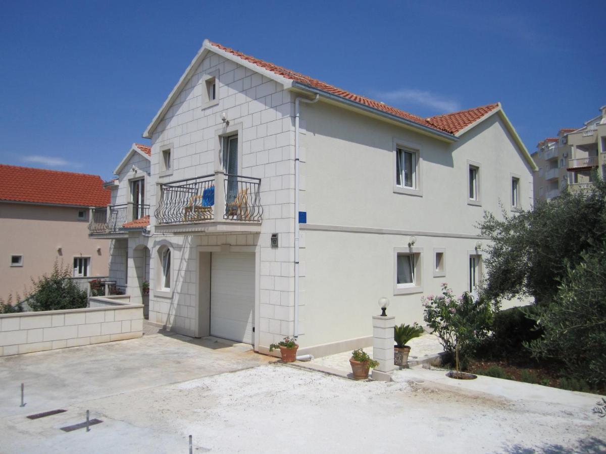 Apartments Nives Supetar Extérieur photo